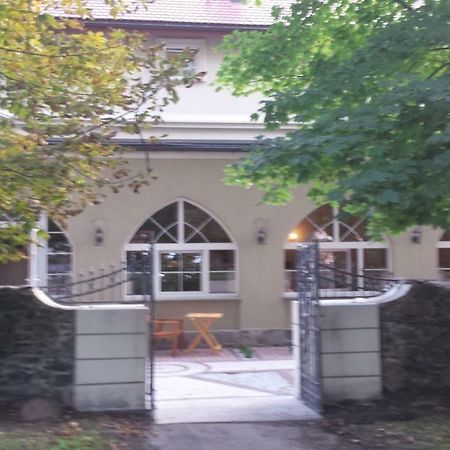 Apartament Dzierzoniow Appartamento Esterno foto